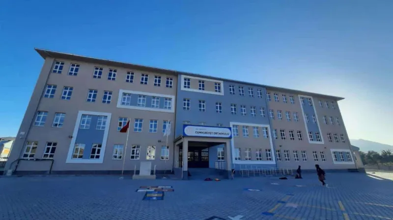 Van Cumhuriyet Ortaokulu - Van Ortaokulları