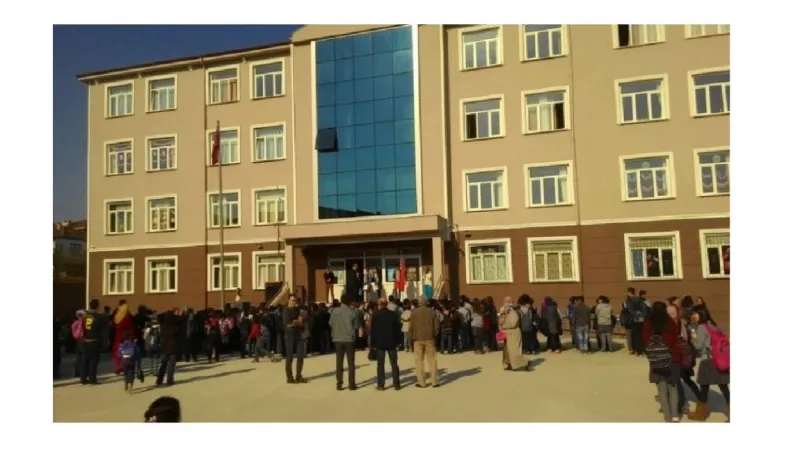 Yalova İsmetpaşa Mazlum Palabıyık Ortaokulu - Yalova Ortaokulları