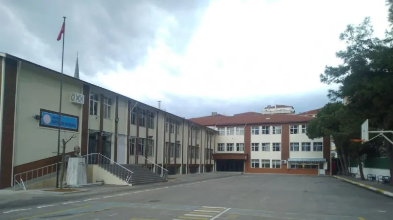 Yalova Saffet Çam Ortaokulu - Yalova Ortaokulları